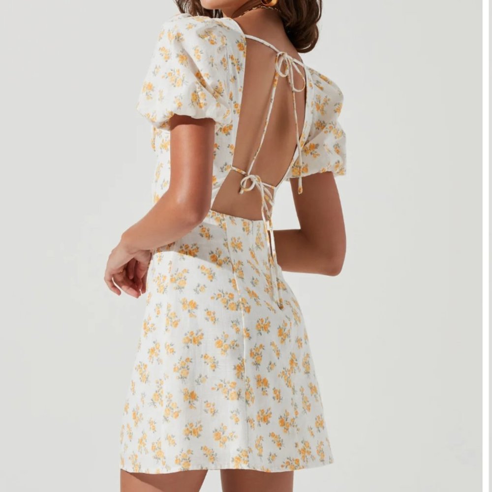 ASTR Lovegrove Floral Puff Sleeve Mini Dress